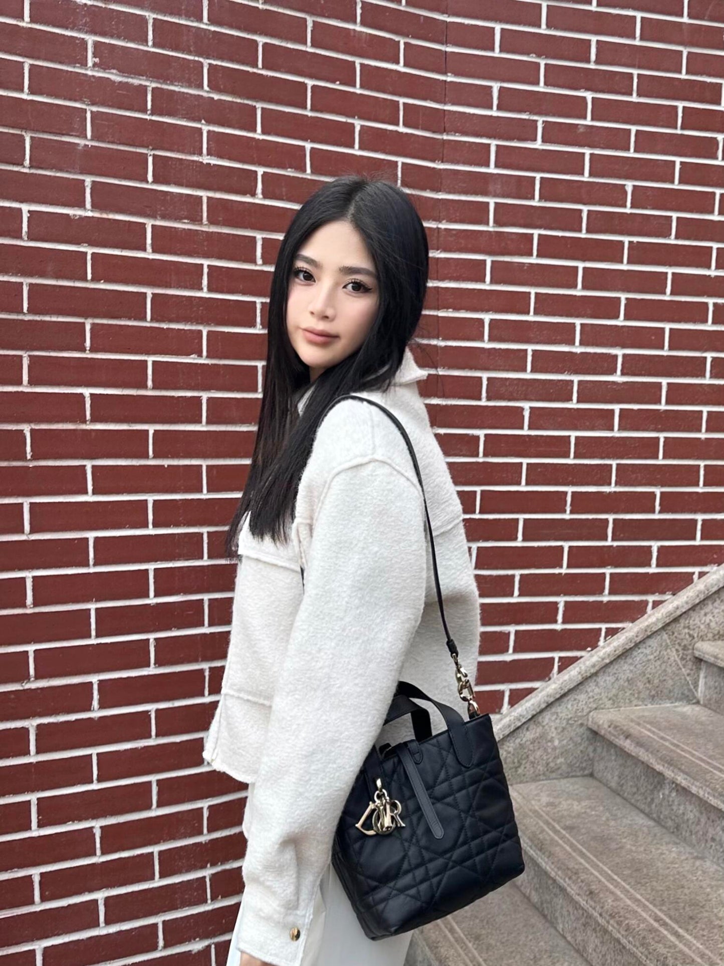 양 공장 / 디올 블랙 가죽 장바구니 가방