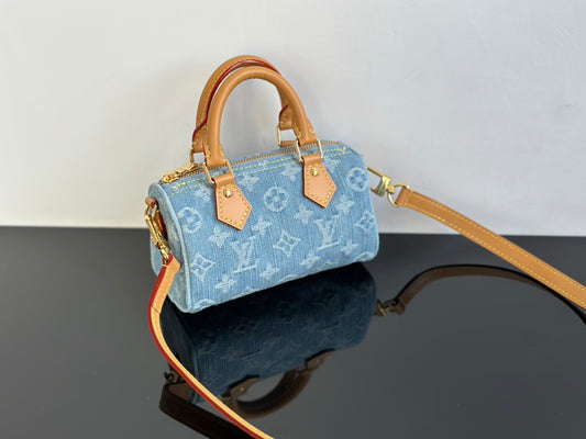 양 공장 / 루이비통 미니 베개 가방