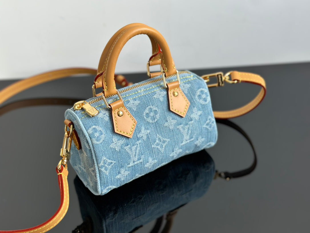 양 공장 / 루이비통 미니 베개 가방