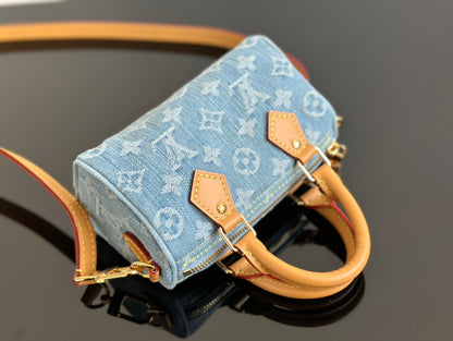 양 공장 / 루이비통 미니 베개 가방