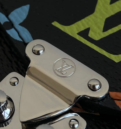 양 공장 / 루이비통 핸드폰 가방