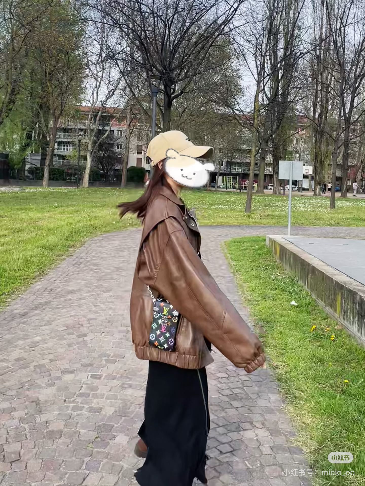 양 공장 / 루이비통 핸드폰 가방