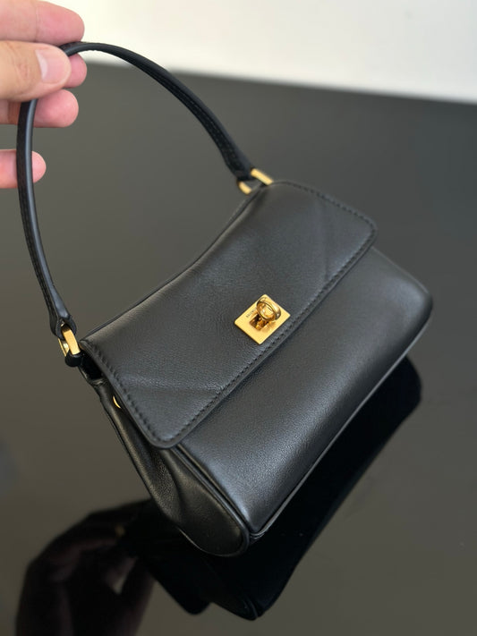 양 공장 / 발렌시아가 체인 백