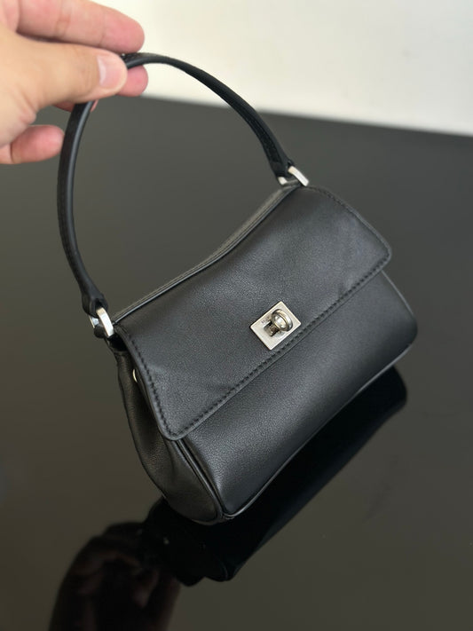 양 공장 / 발렌시아가 체인 백