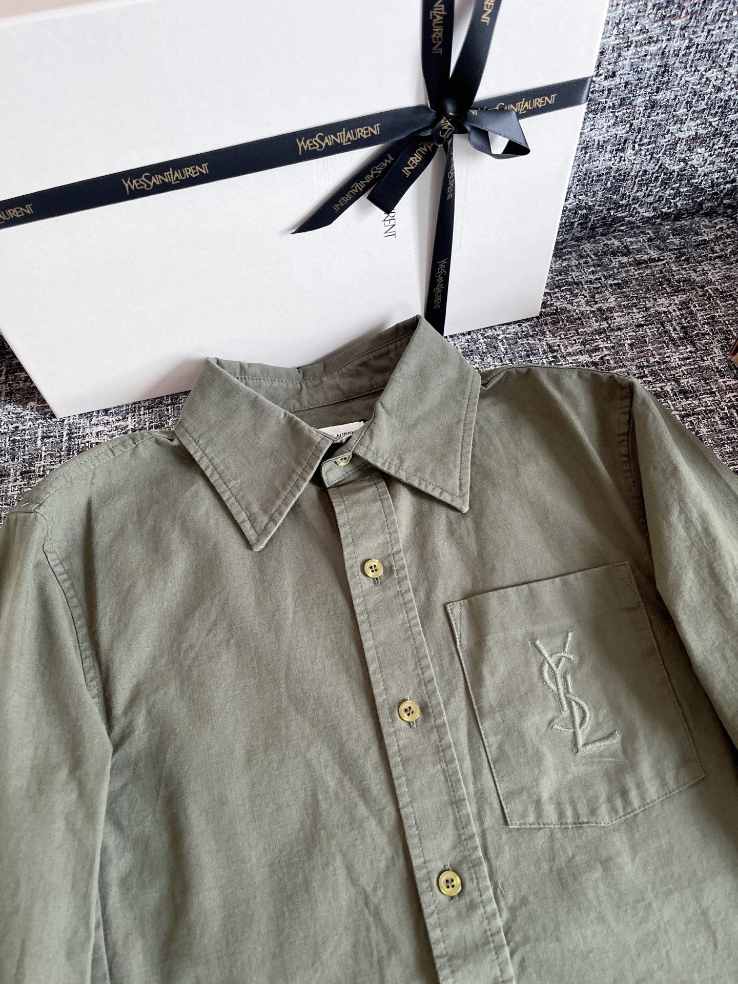 티모 공장 / 입생로랑 여성 셔츠