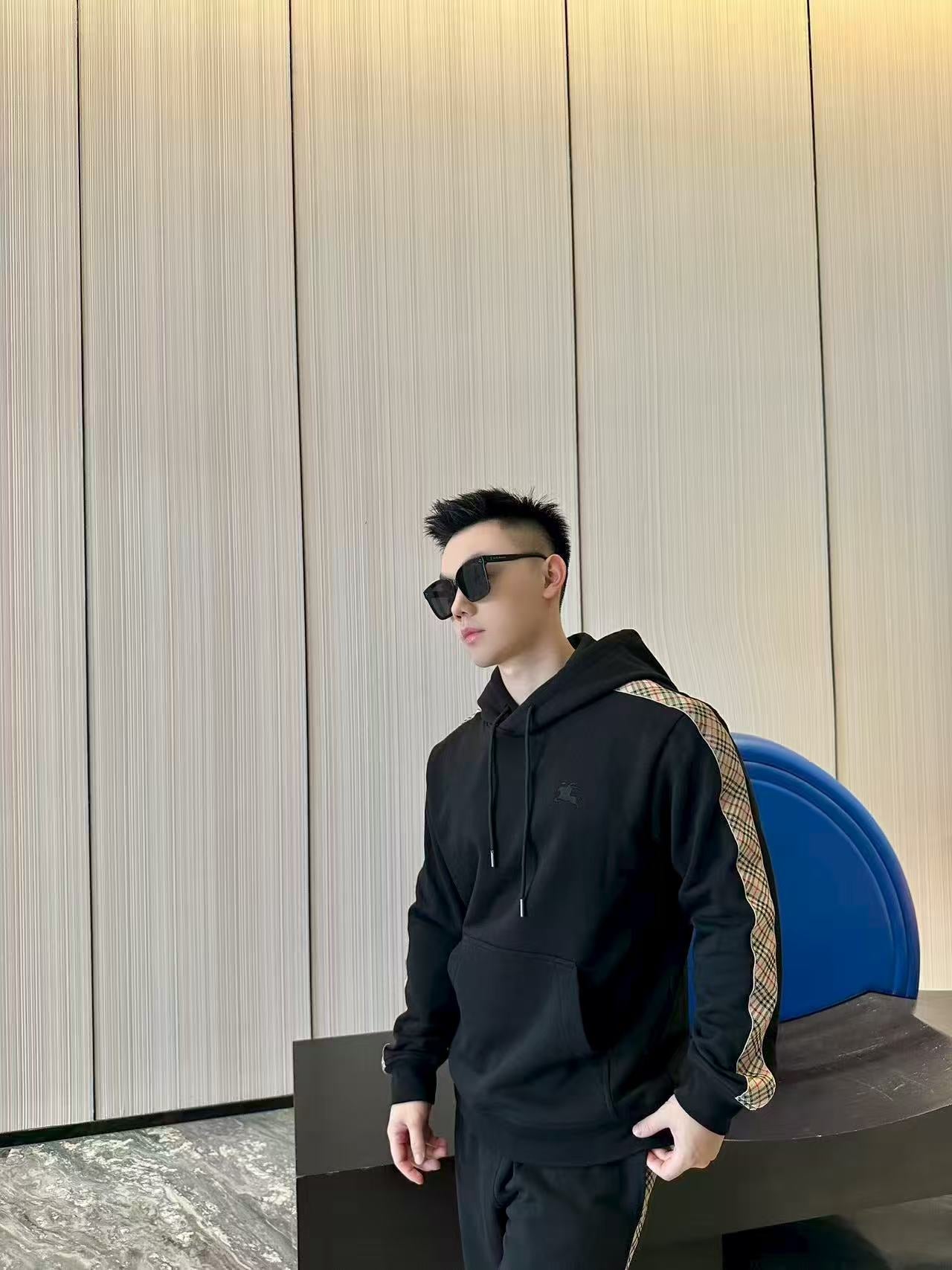 체인2호 / 버버리 남성 후드티 셔츠