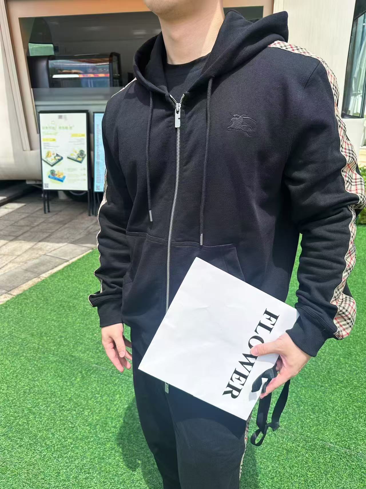 체인2호 / 버버리 남성 후드티 셔츠