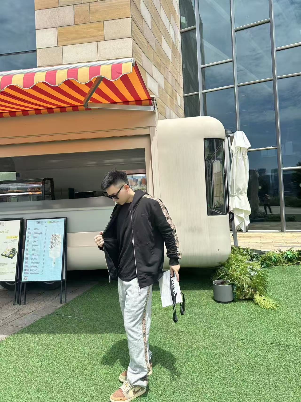 체인2호 / 버버리 남성 후드티 셔츠