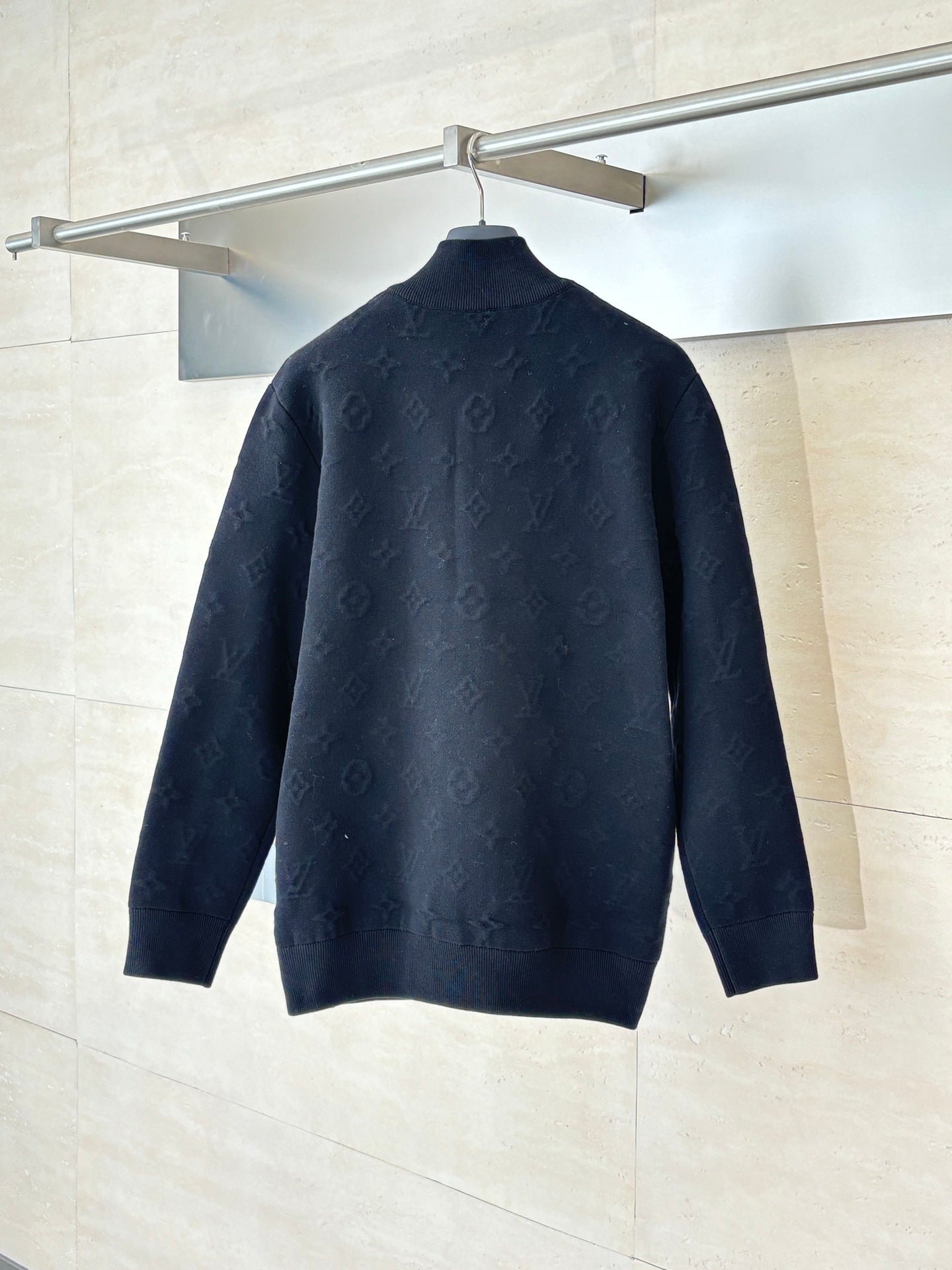 체인2호 / 루이비통 남성 엠보 니트
