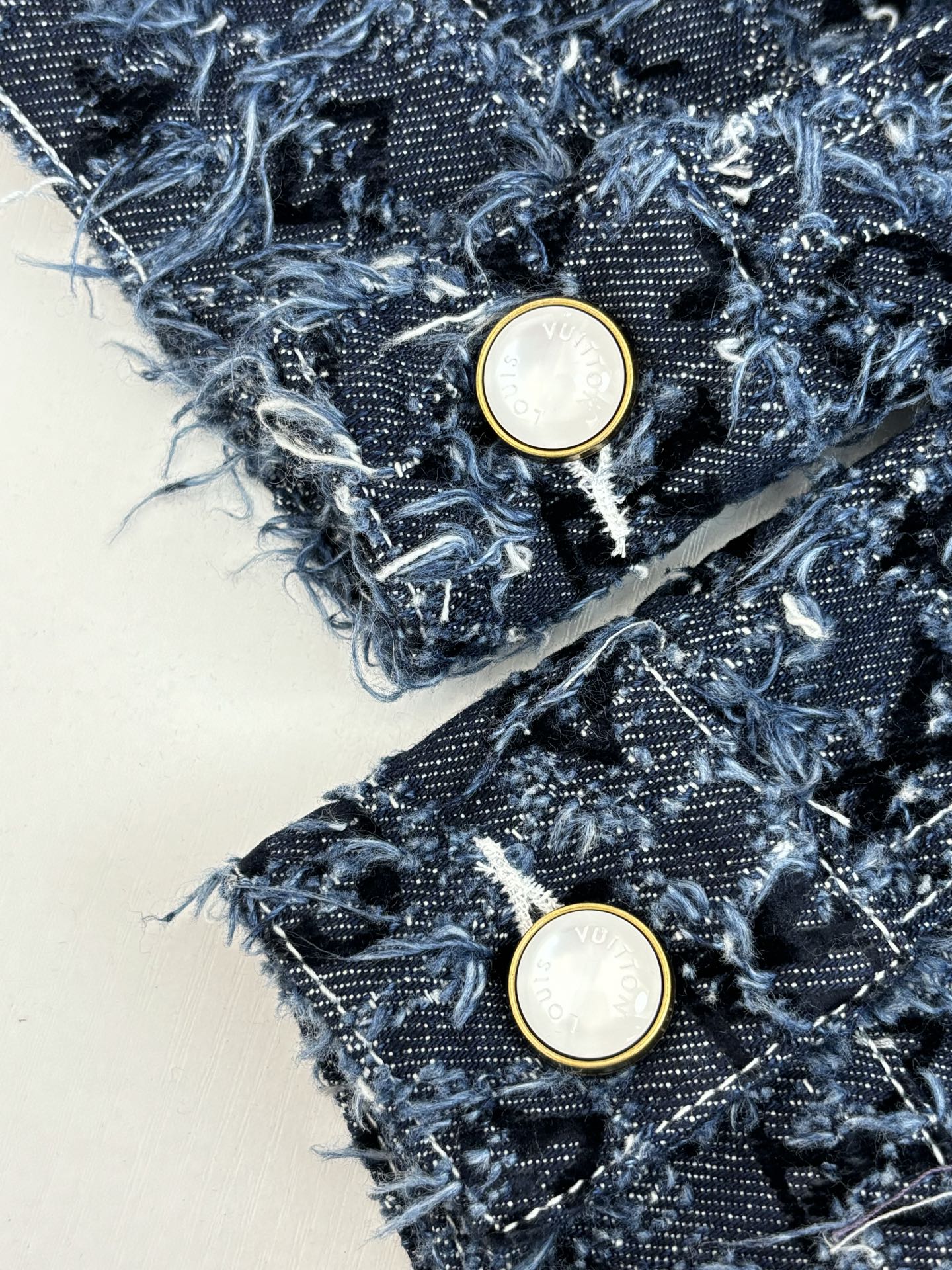 체인2호 / 루이비통 남성 여성 수술 데님 코트