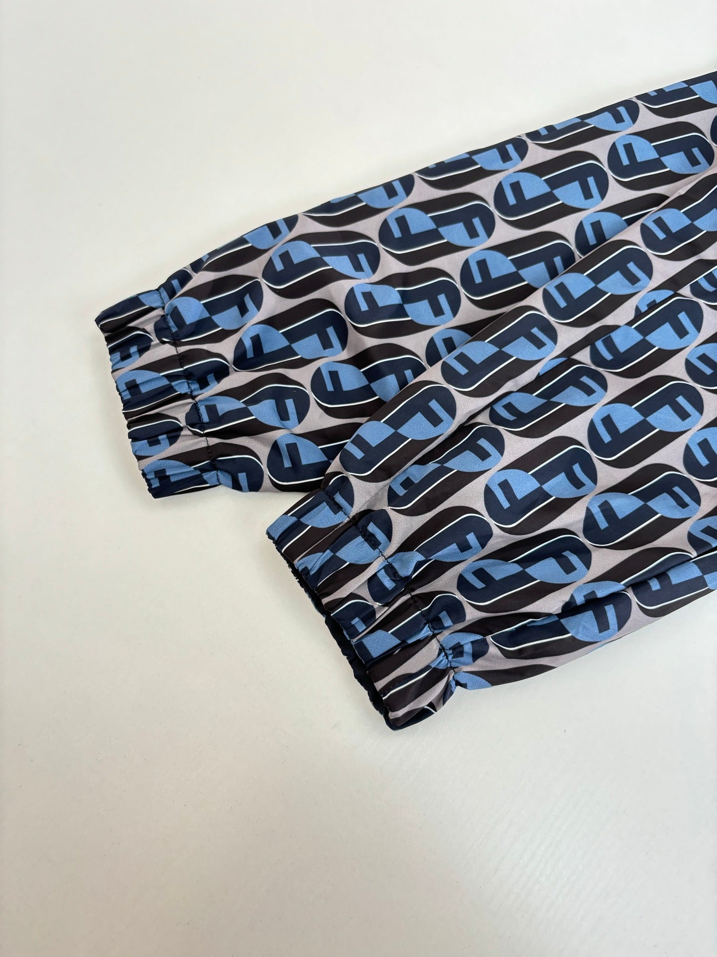 체인2호 / 펜디 남성 양면 재킷