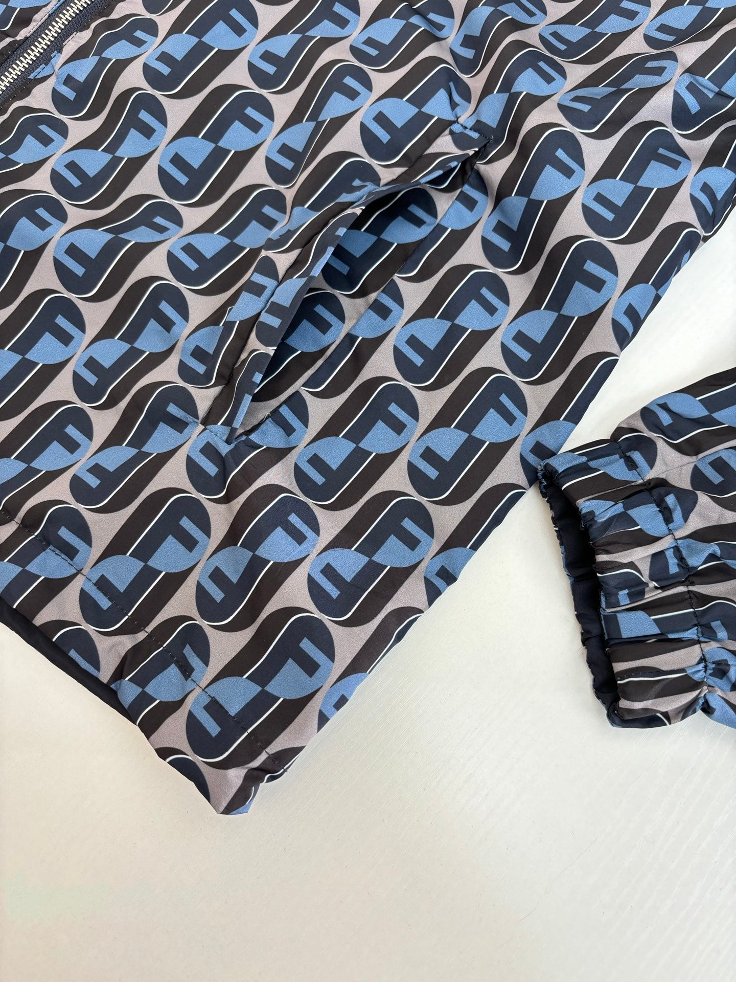 체인2호 / 펜디 남성 양면 재킷