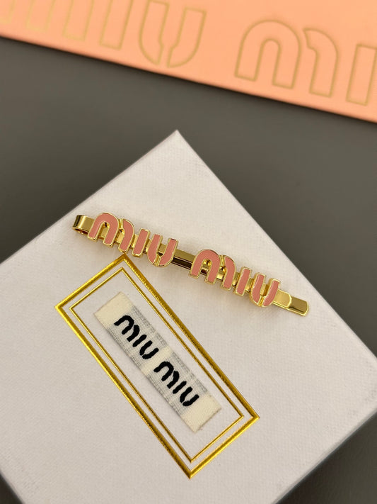보스 악세사리 / 미우미우 여성 알파벳 머리핀