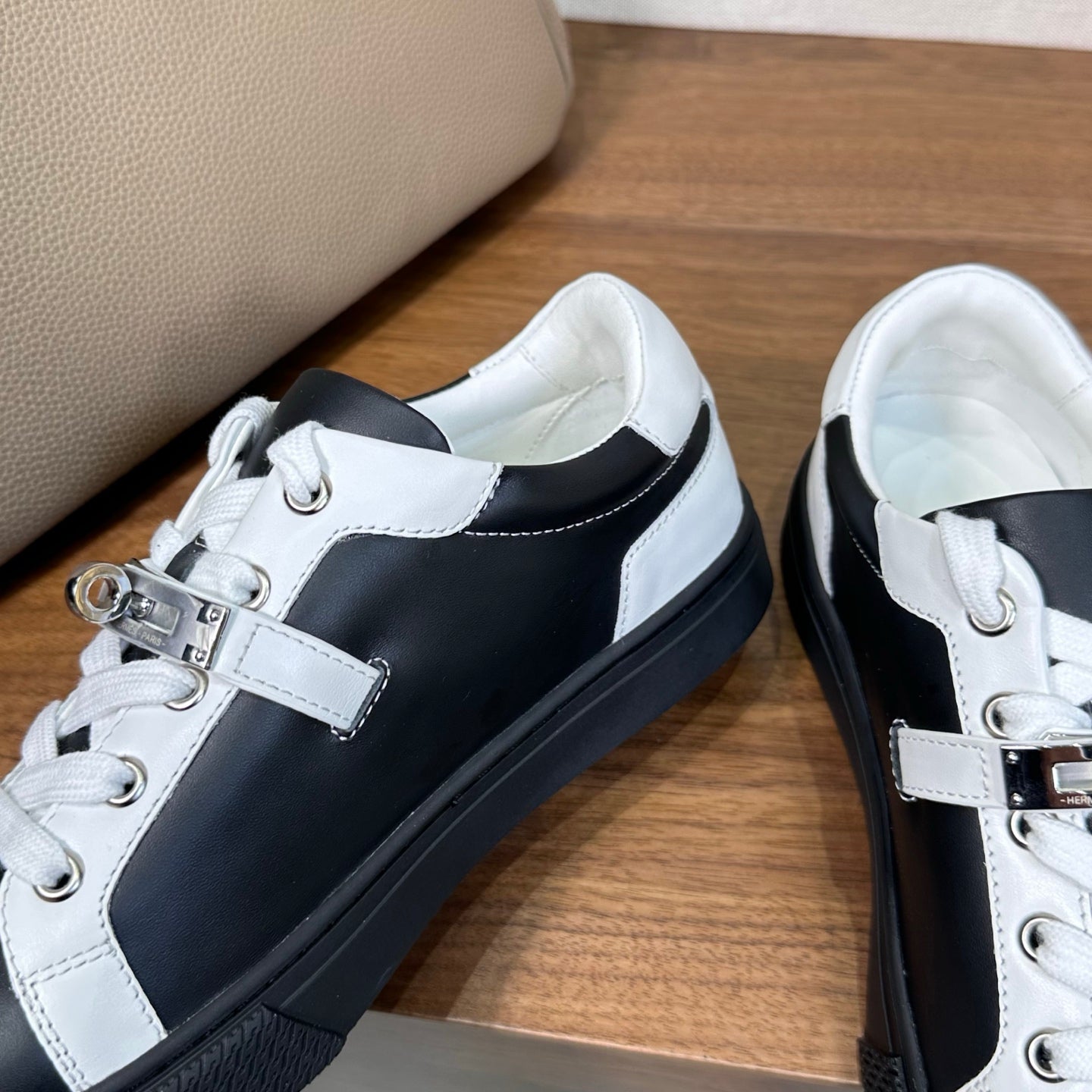 빙 공장 / 에르메스 남성 여성 신발 커플 스니커즈