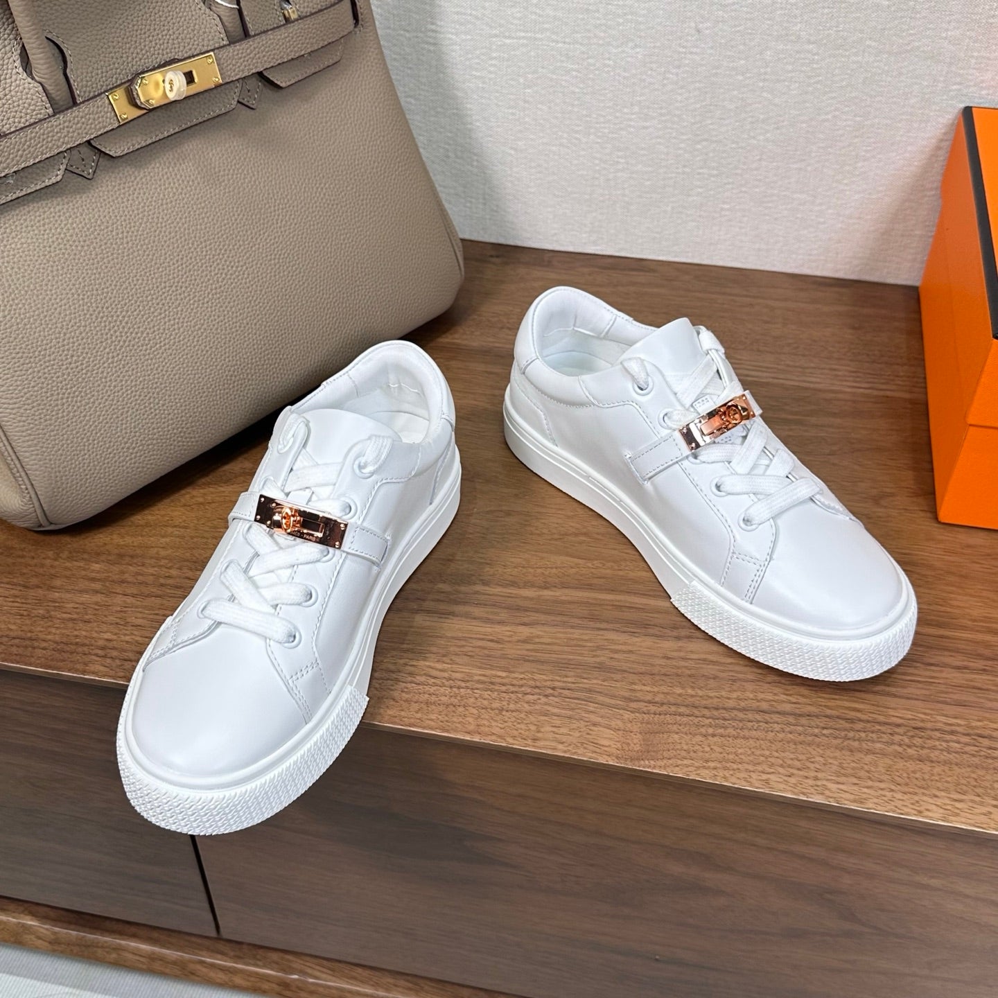 빙 공장 / 에르메스 커플 스니커즈 단색 가죽 로퍼 화이트