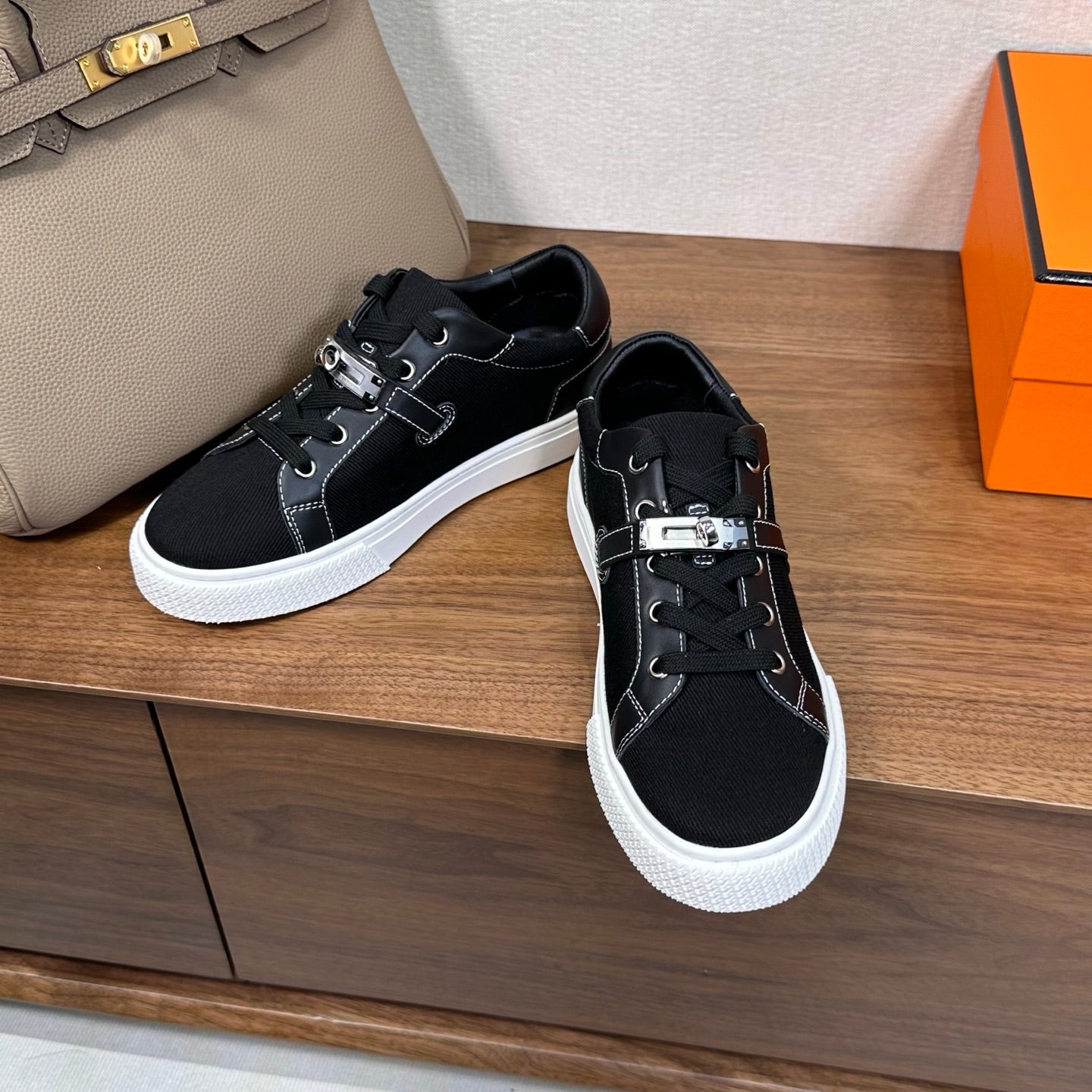 빙 공장 / 에르메스 커플 스니커즈