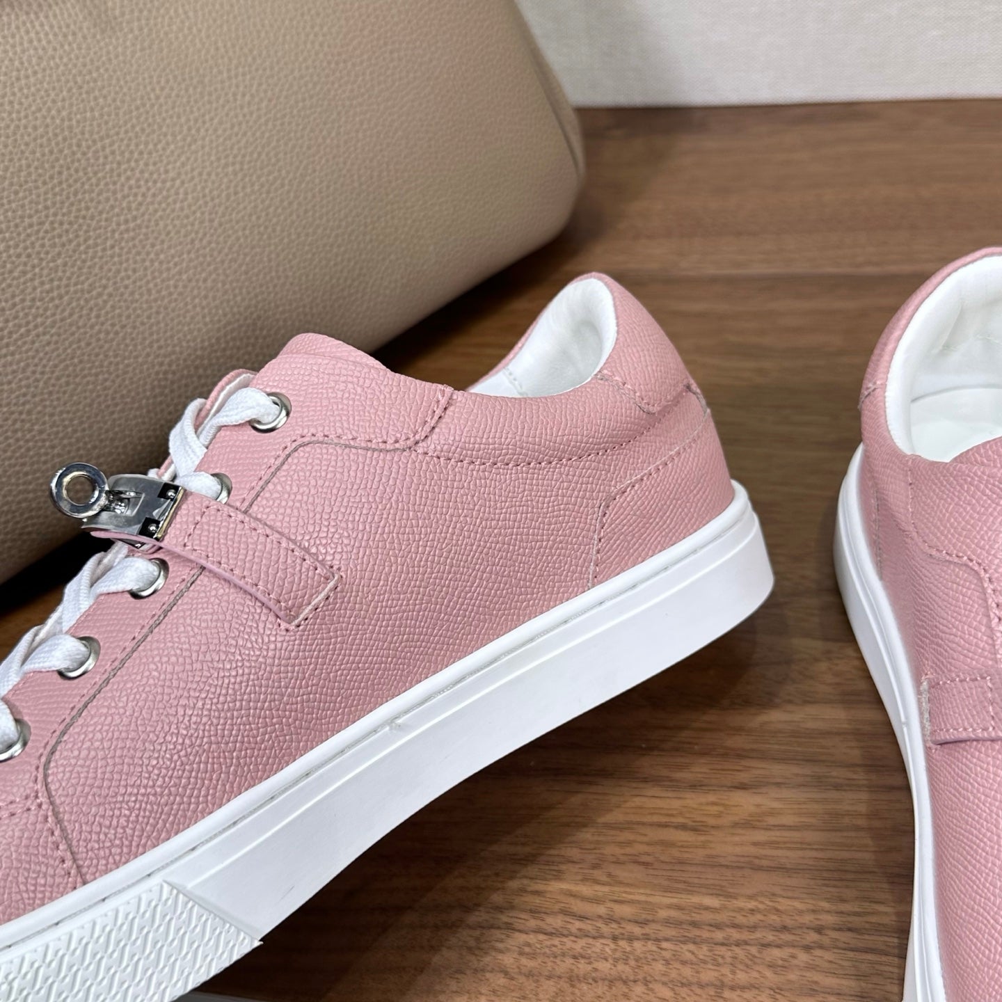 빙 공장 / 에르메스 커플 스니커즈