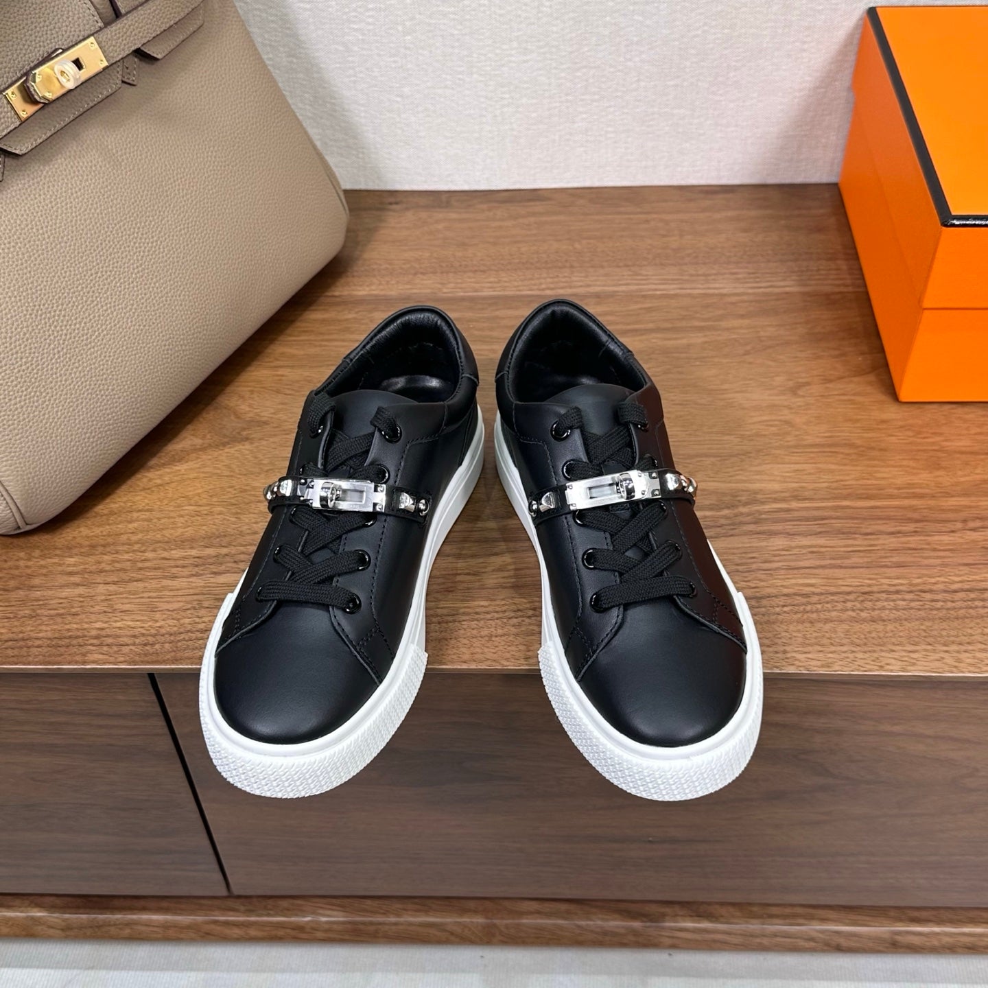 빙 공장 / 에르메스 커플 스니커즈