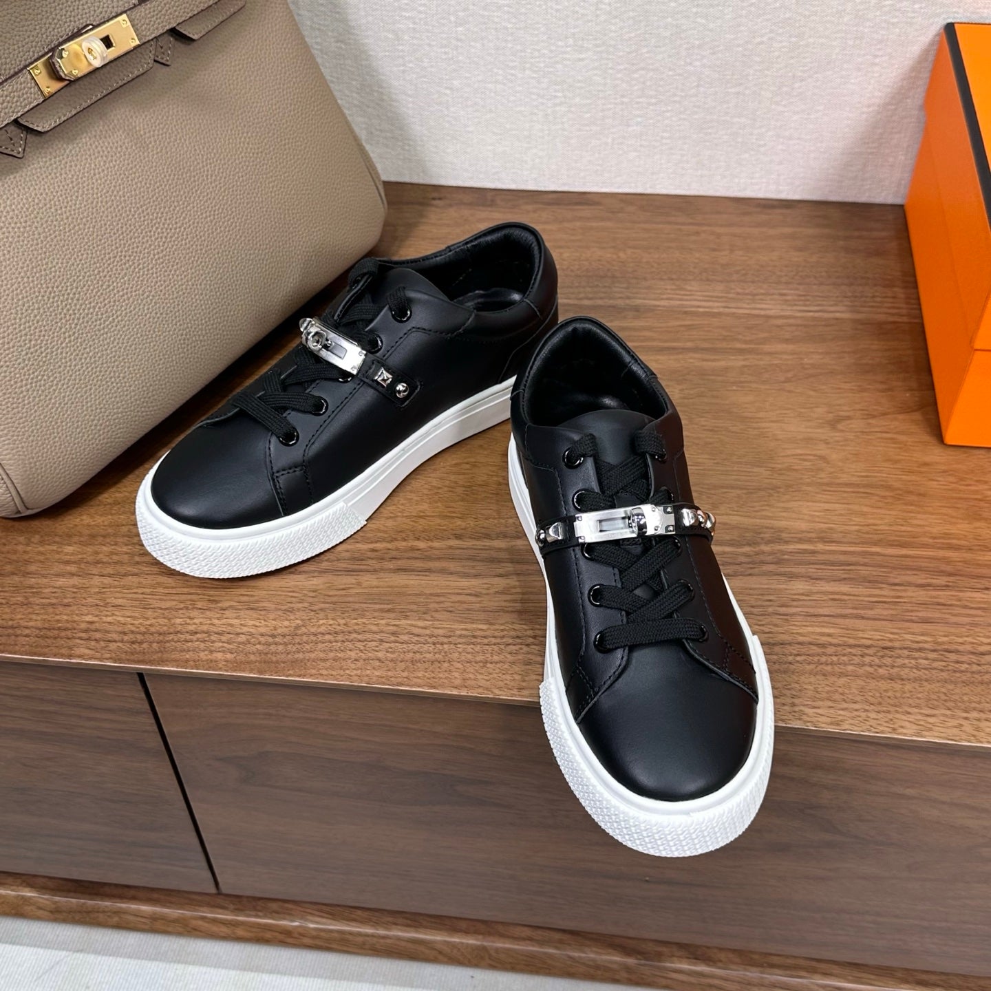 빙 공장 / 에르메스 커플 스니커즈