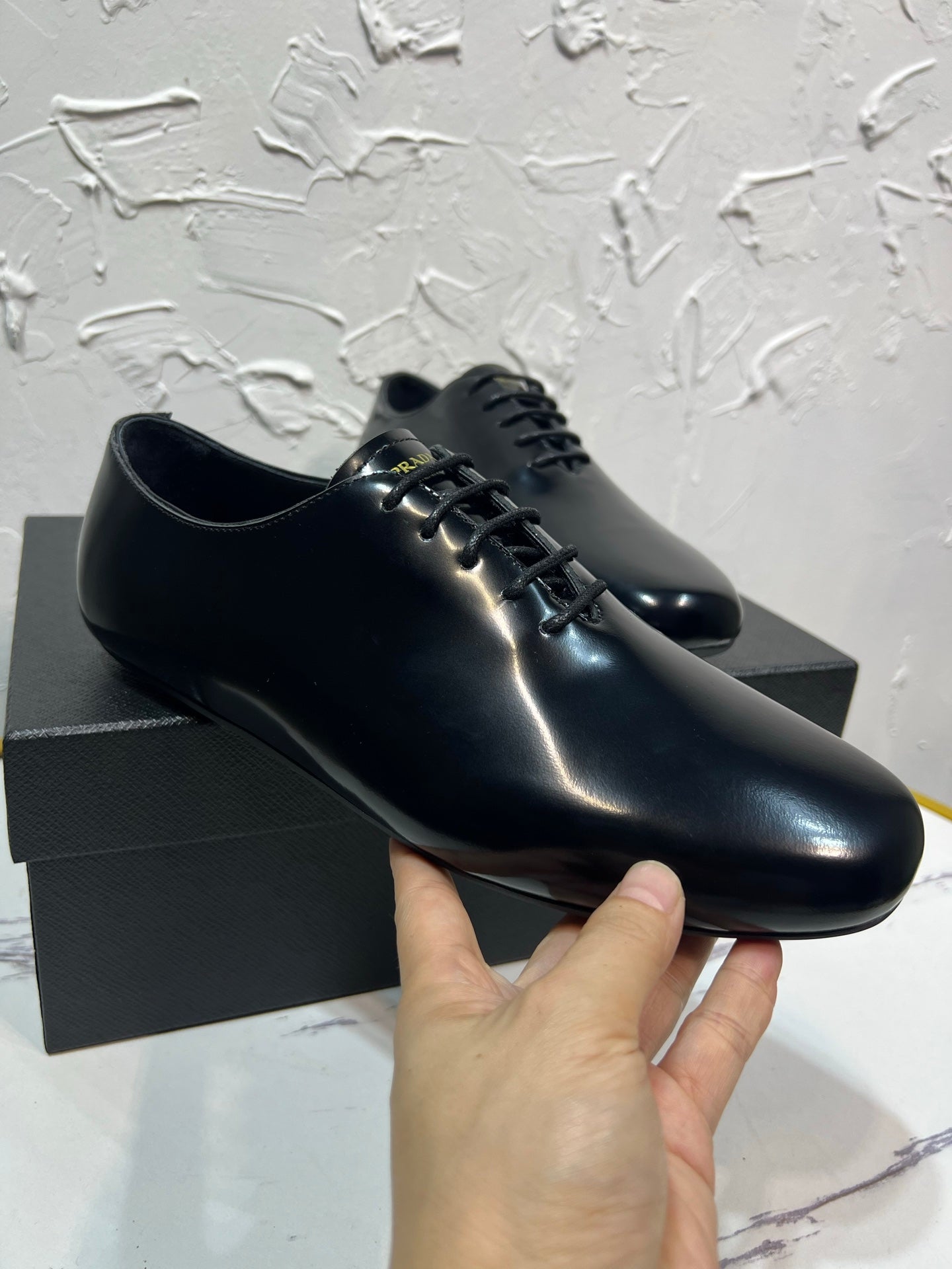 빙 공장 / 프라다 남성 가죽 구두