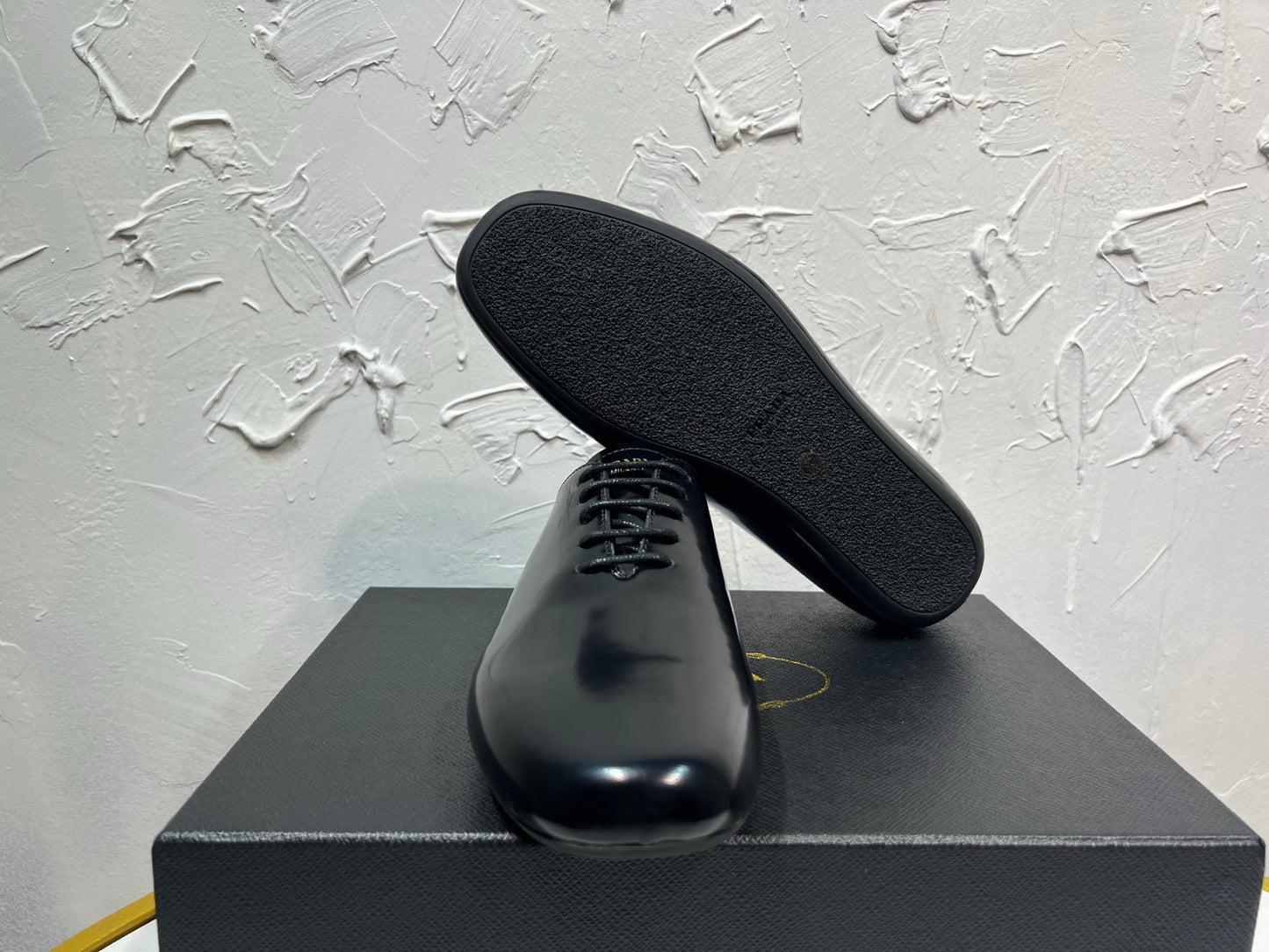 빙 공장 / 프라다 남성 가죽 구두