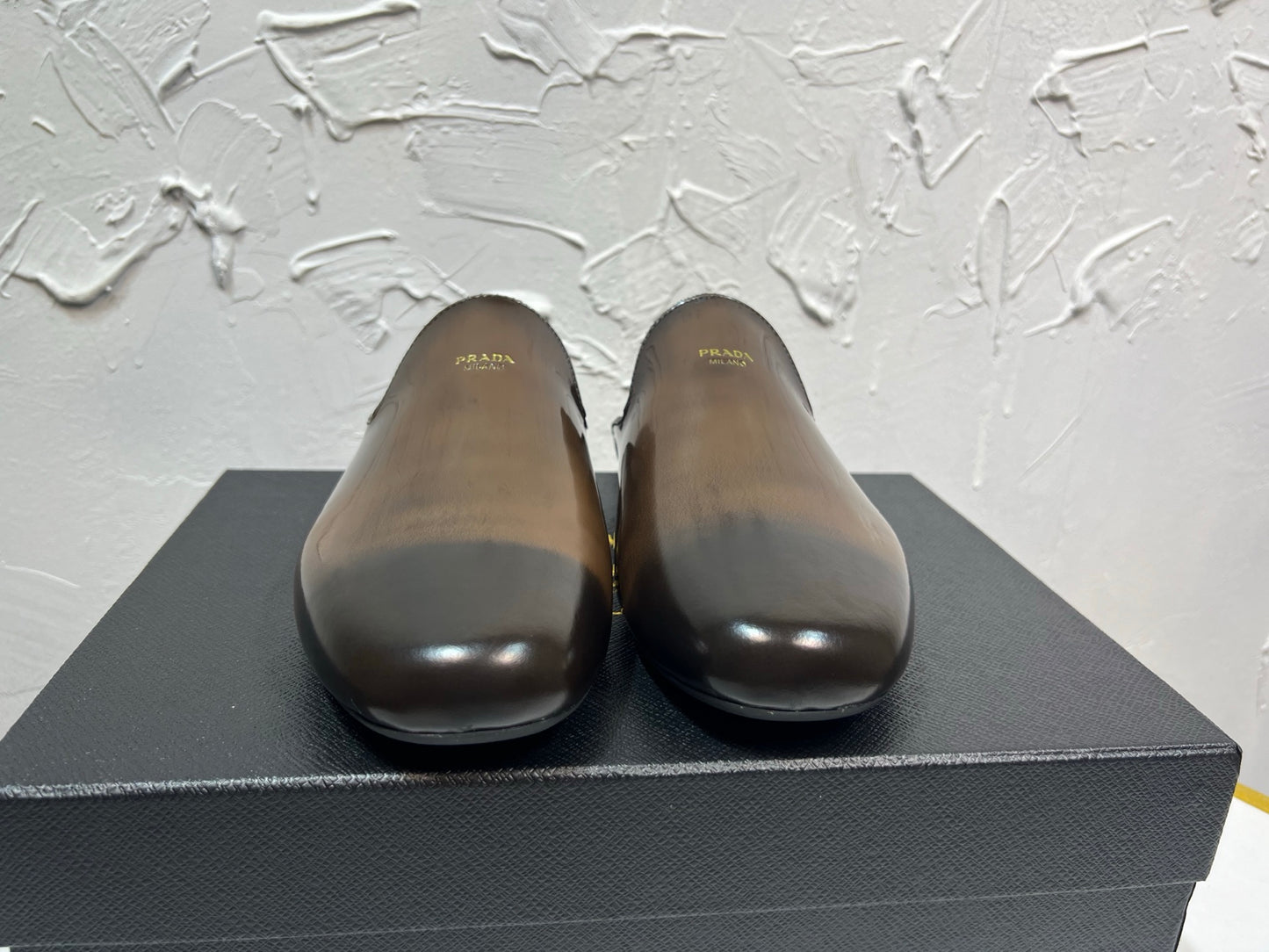 빙 공장 / 프라다 남성 가죽 구두 슬리퍼