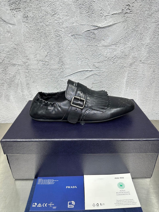 빙 공장 / 프라다 남성 가죽 구두