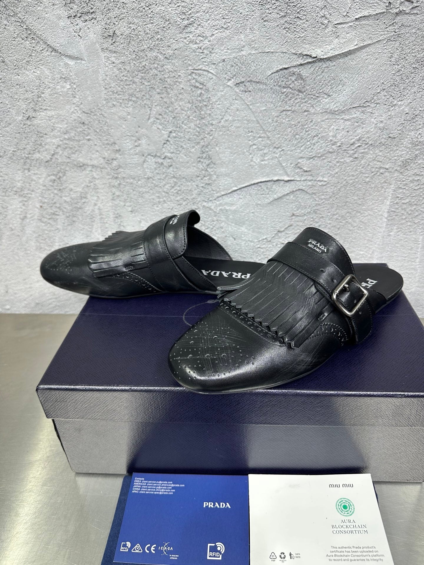 빙 공장 / 프라다 남성 가죽 구두 슬리퍼