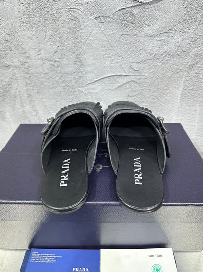 빙 공장 / 프라다 남성 가죽 구두 슬리퍼