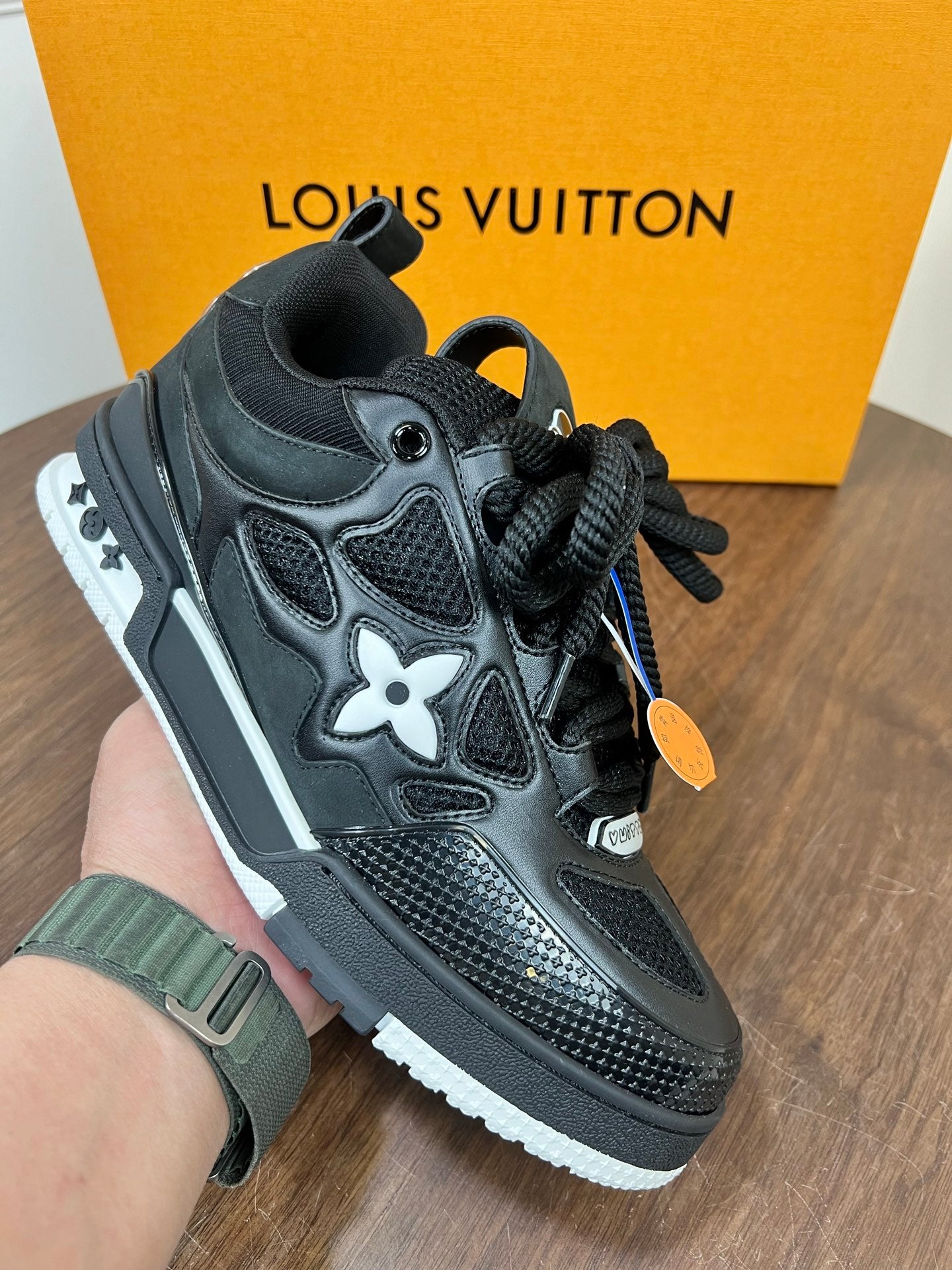 빙 공장 / 루이비통 커플 운동화