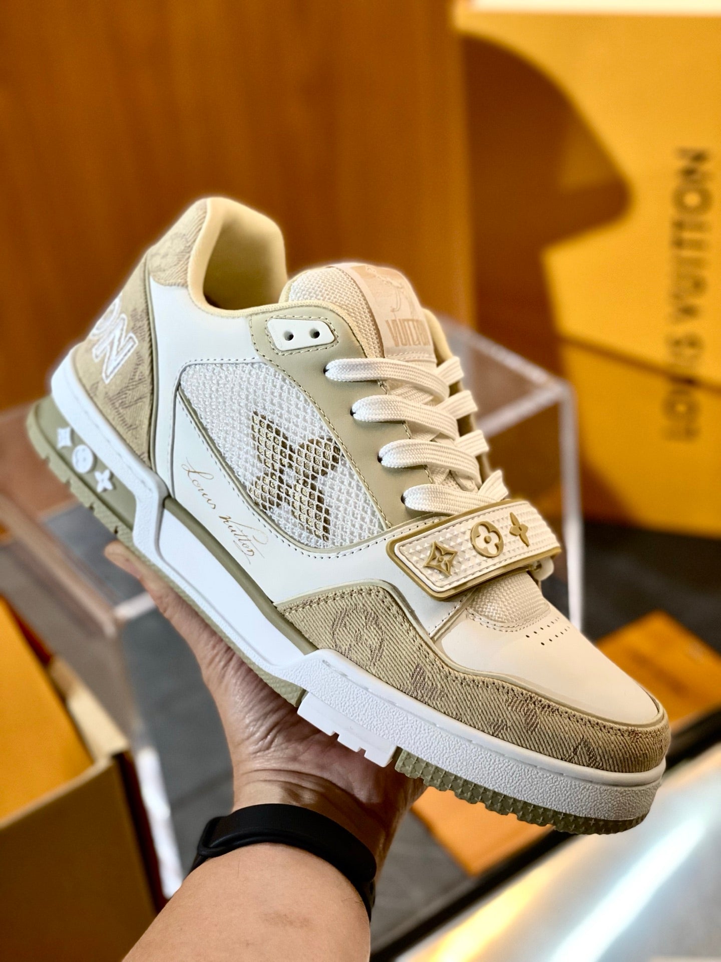 빙 공장 / 루이비통 커플 운동화