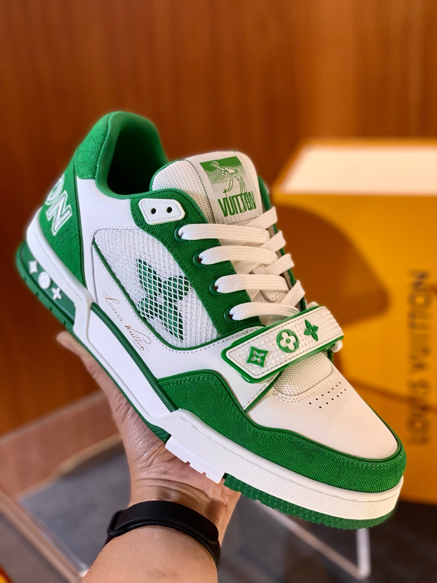 빙 공장 / 루이비통 커플 운동화