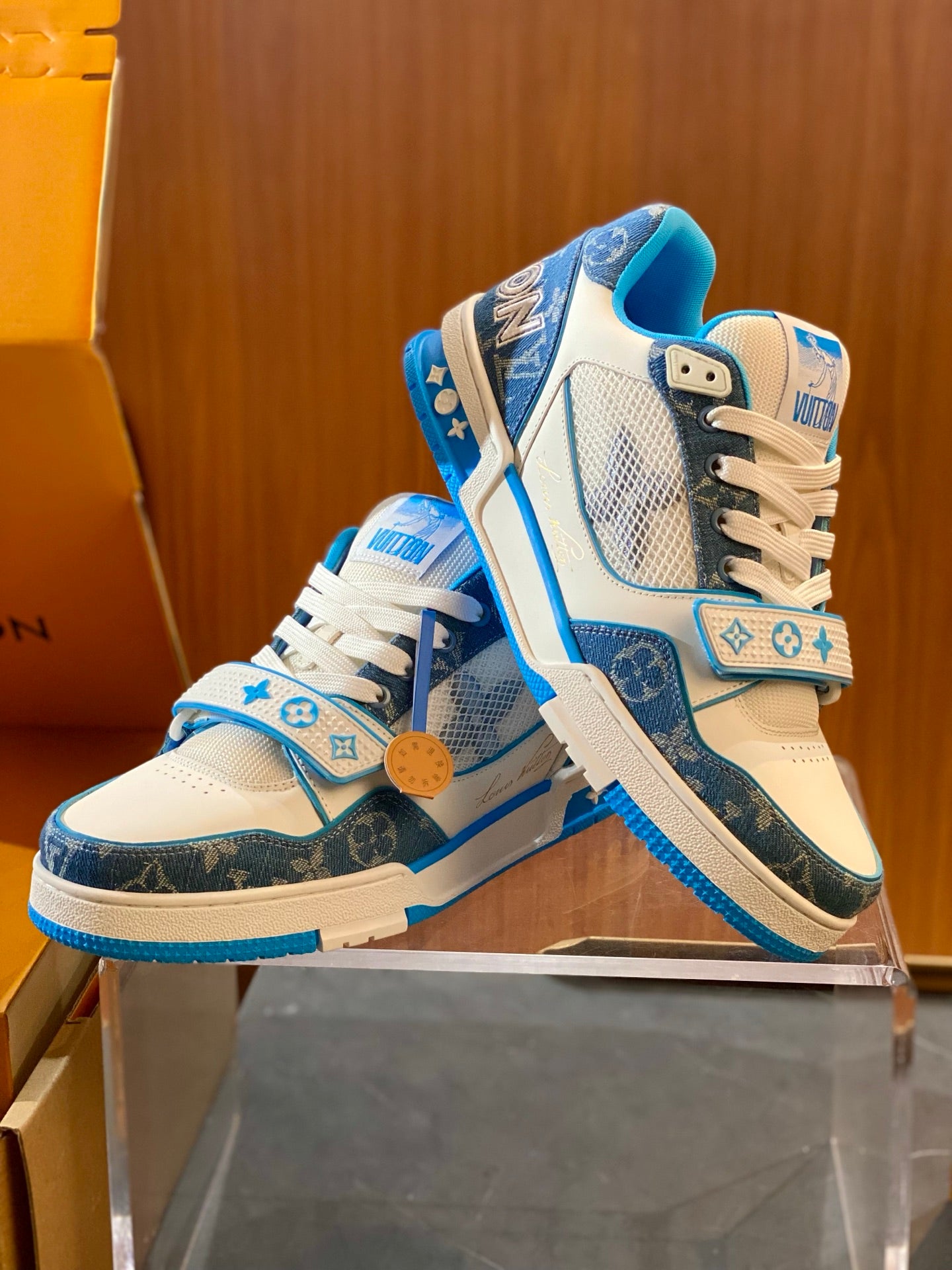 빙 공장 / 루이비통 커플 운동화