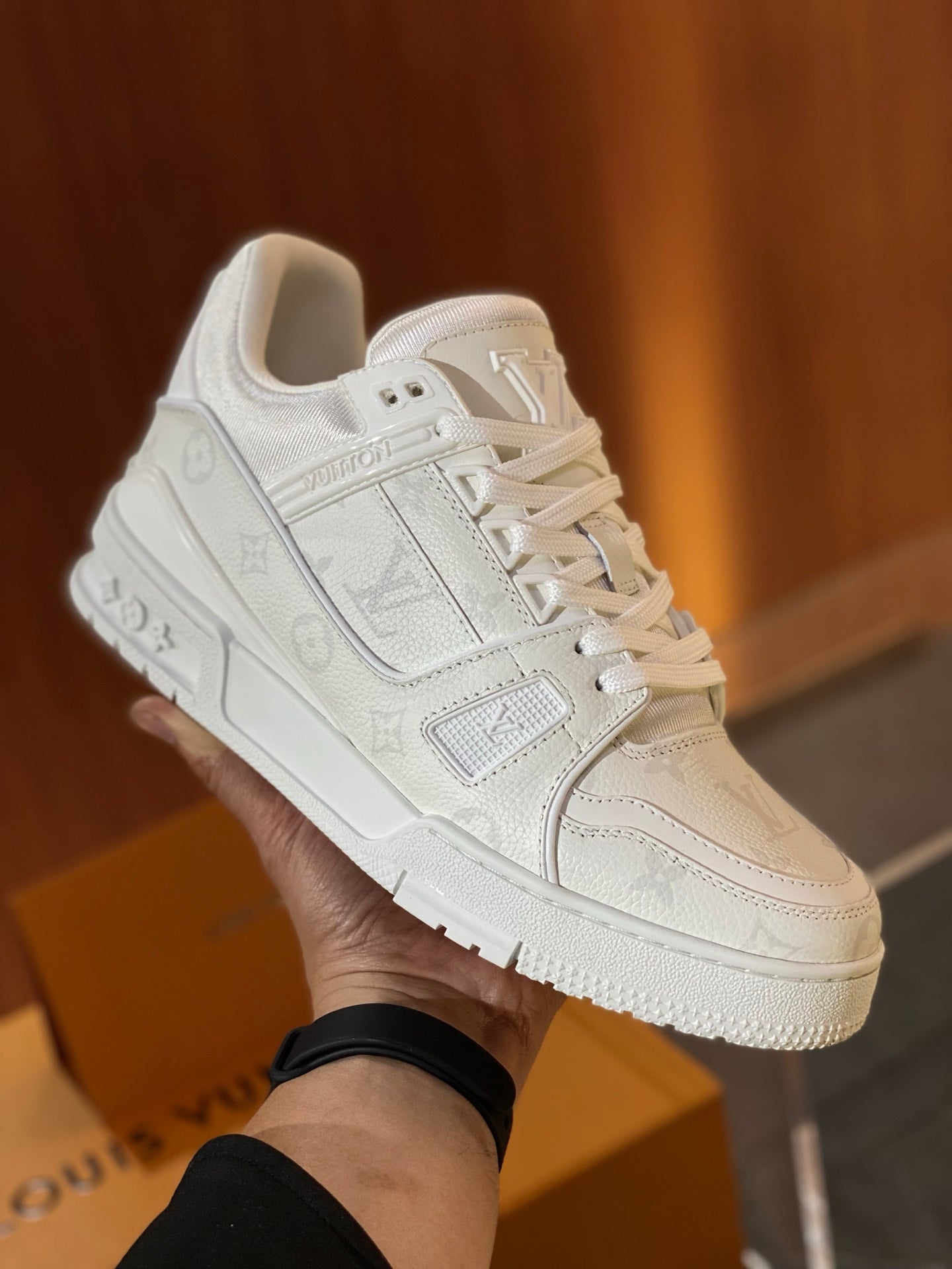 빙 공장 / 루이비통 커플 운동화