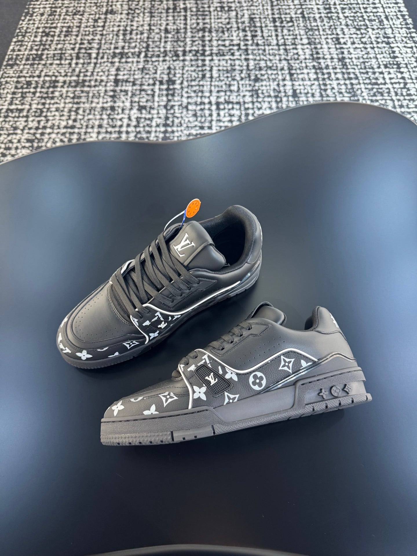 빙 공장 / 루이비통 커플 운동화