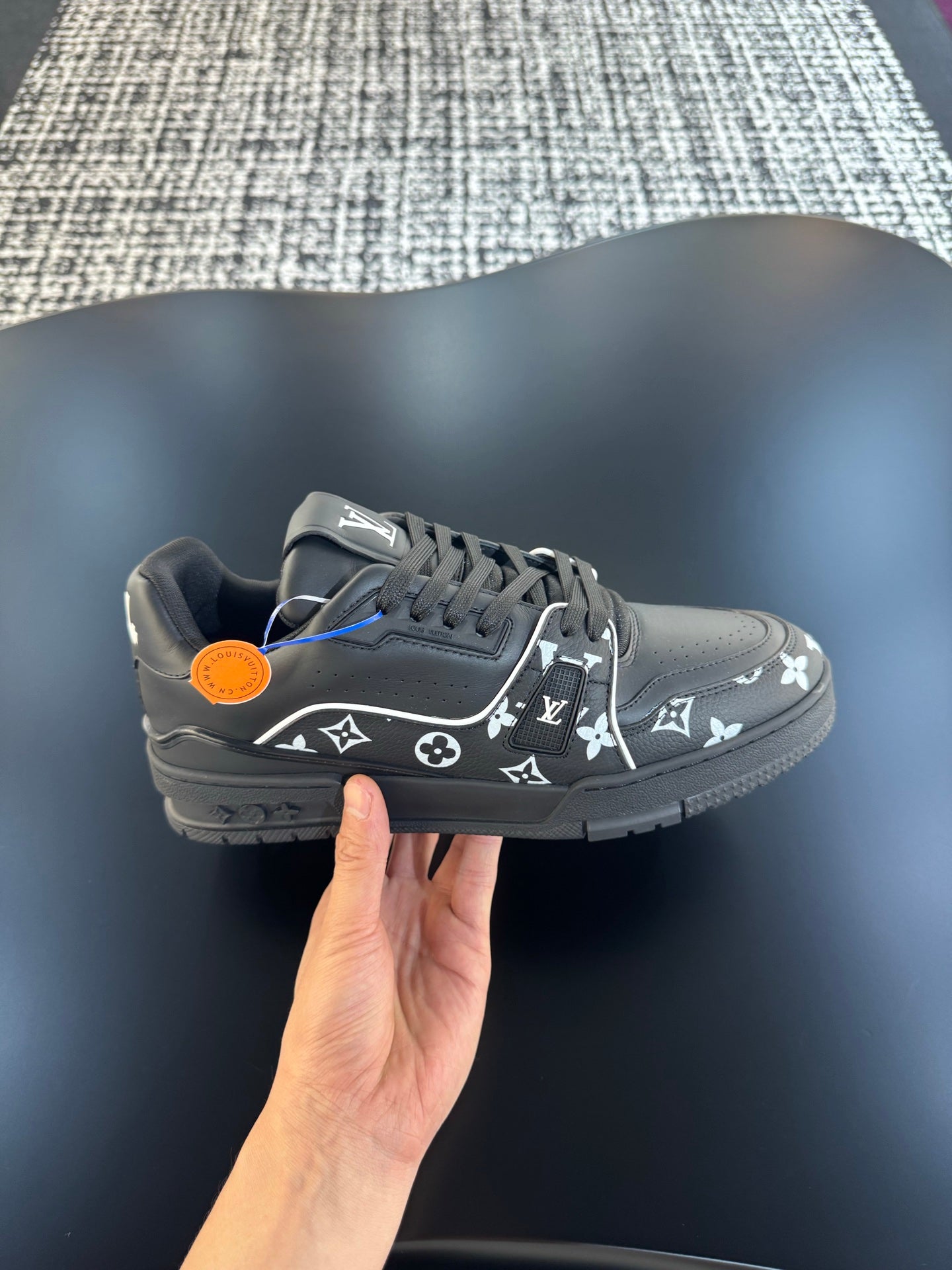 빙 공장 / 루이비통 커플 운동화