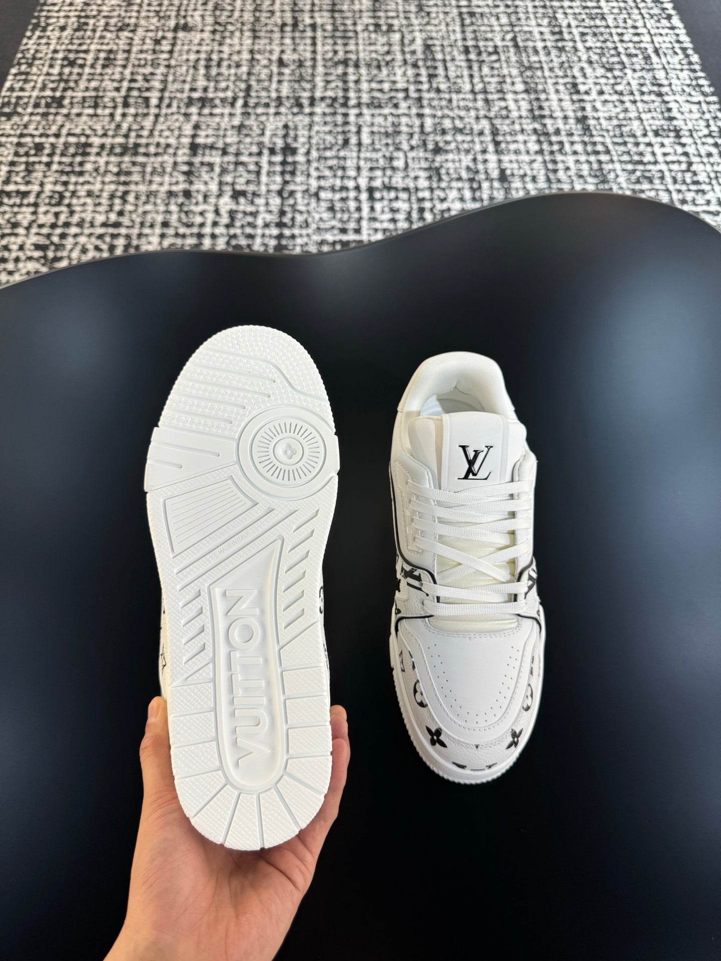 빙 공장 / 루이비통 커플 운동화