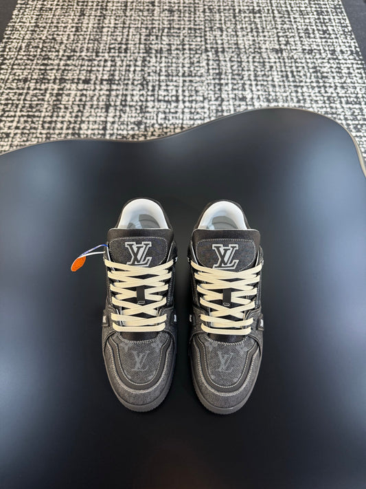 빙 공장 / 루이비통 커플 운동화