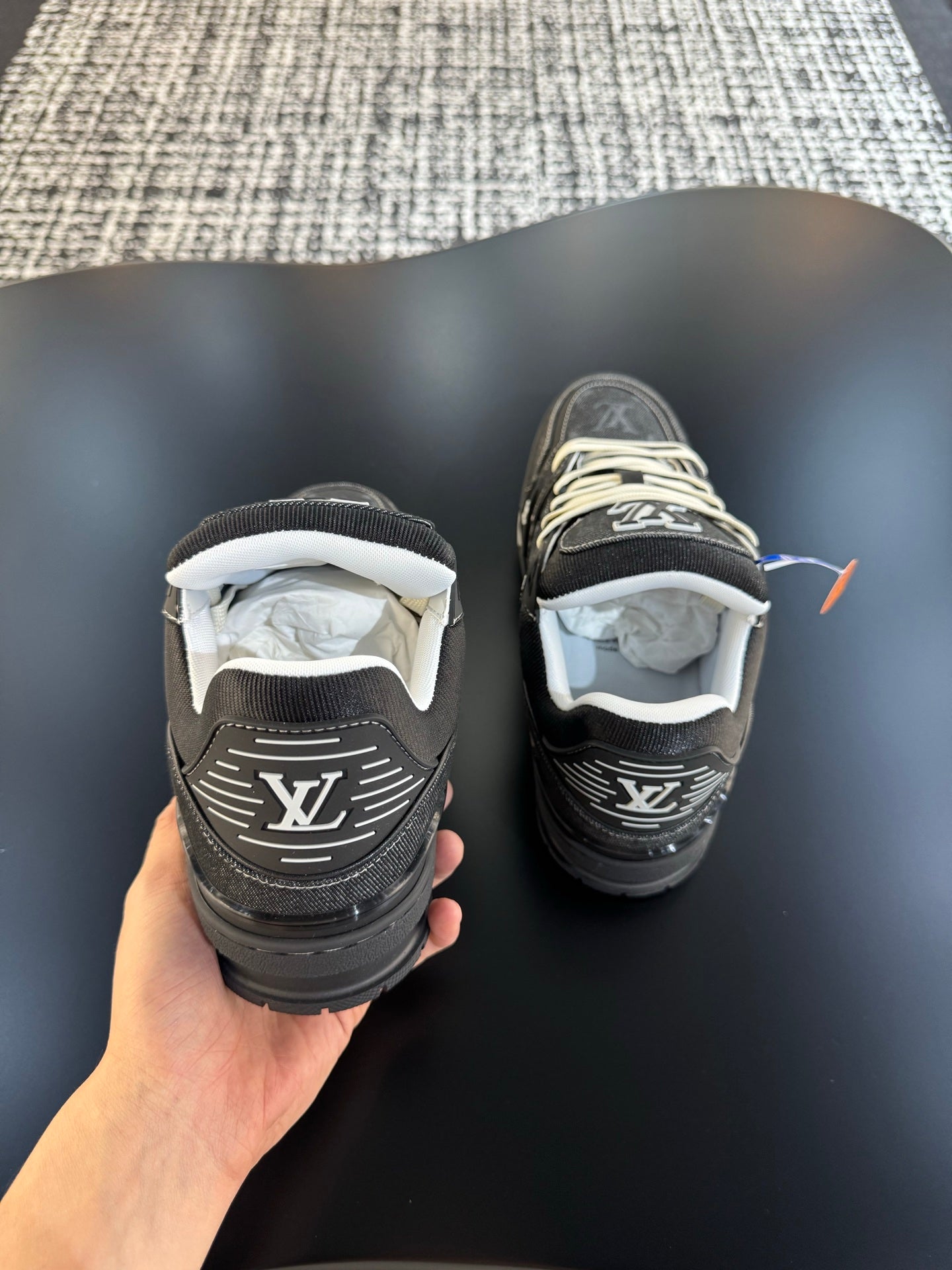 빙 공장 / 루이비통 커플 운동화