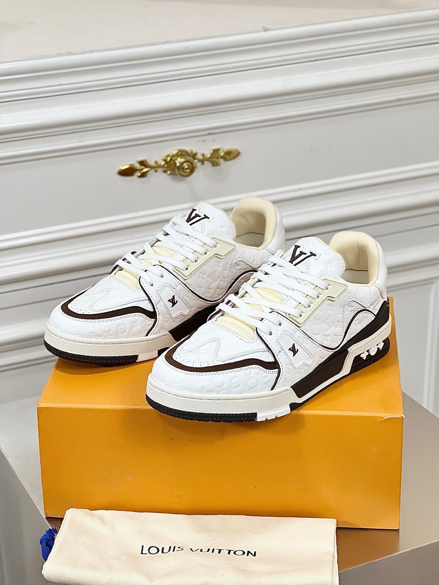 빙 공장 / 루이비통 커플 운동화