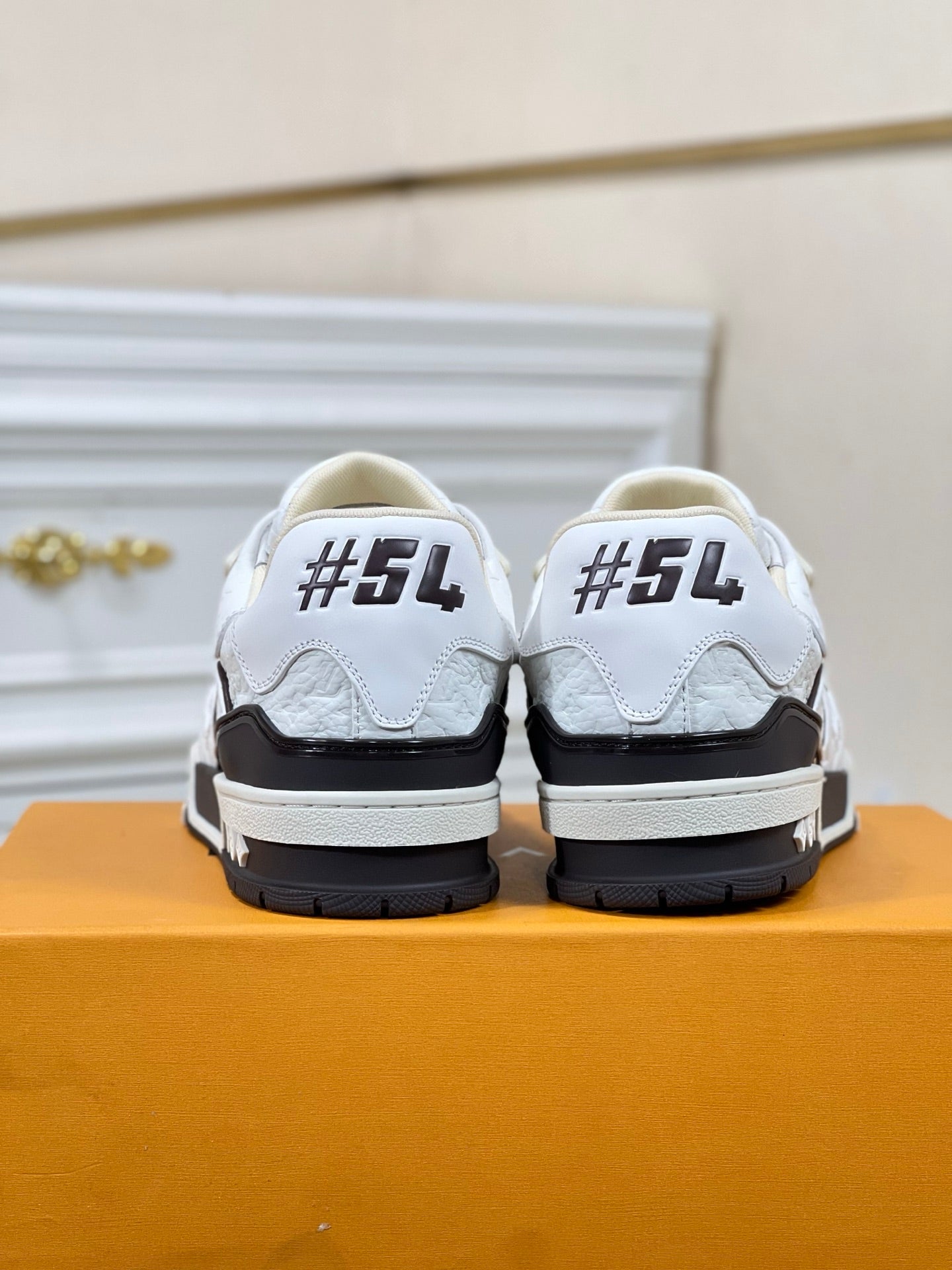 빙 공장 / 루이비통 커플 운동화