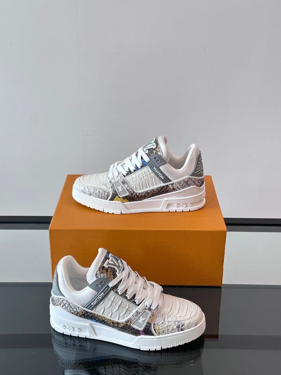 빙 공장 / 루이비통 커플 운동화