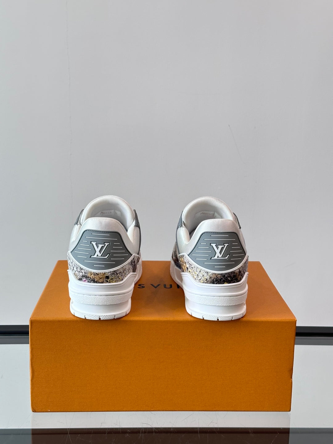 빙 공장 / 루이비통 커플 운동화