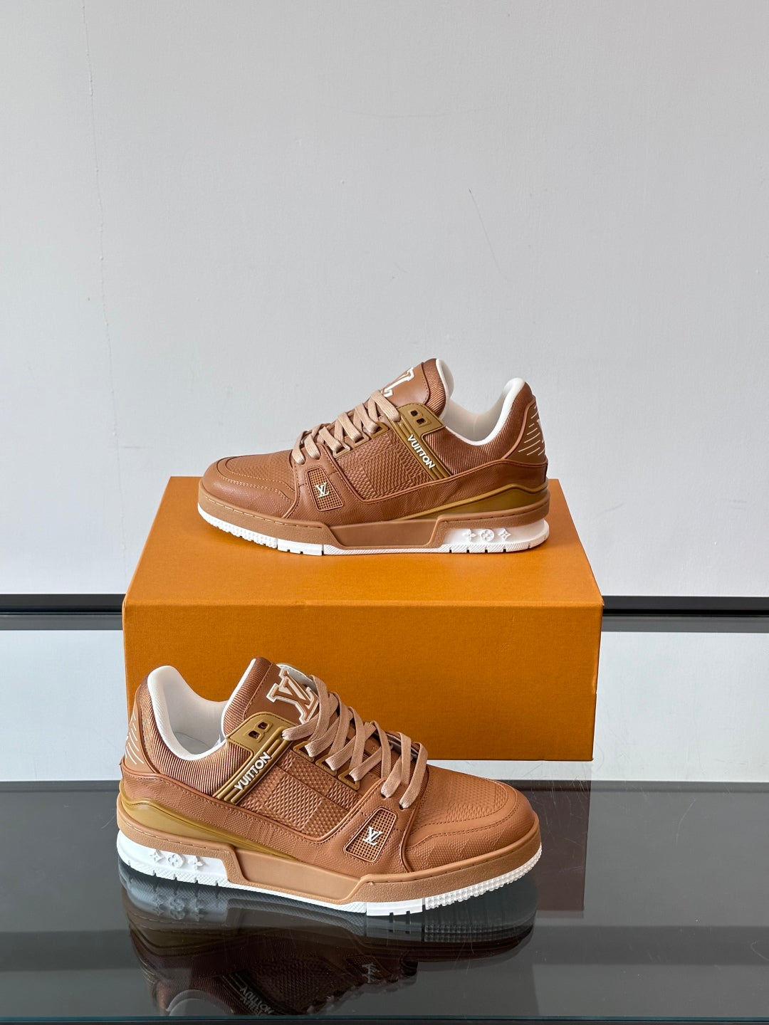 빙 공장 / 루이비통 커플 운동화