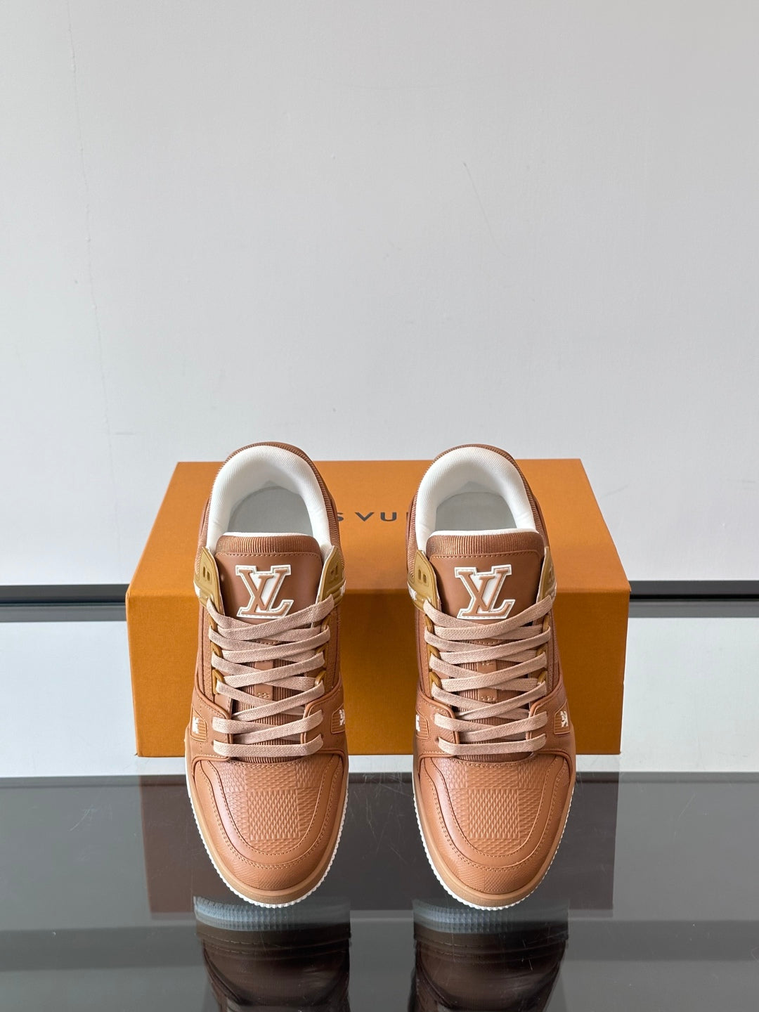 빙 공장 / 루이비통 커플 운동화