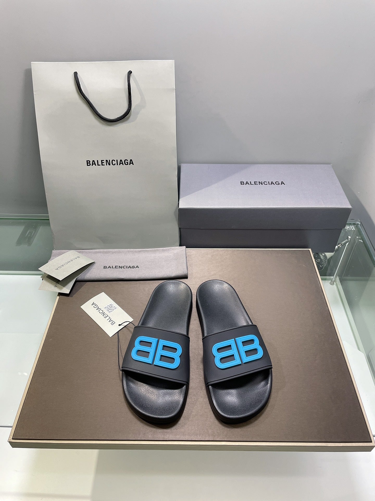빙 공장 / 발렌시아가 남성 여성 슬리퍼
