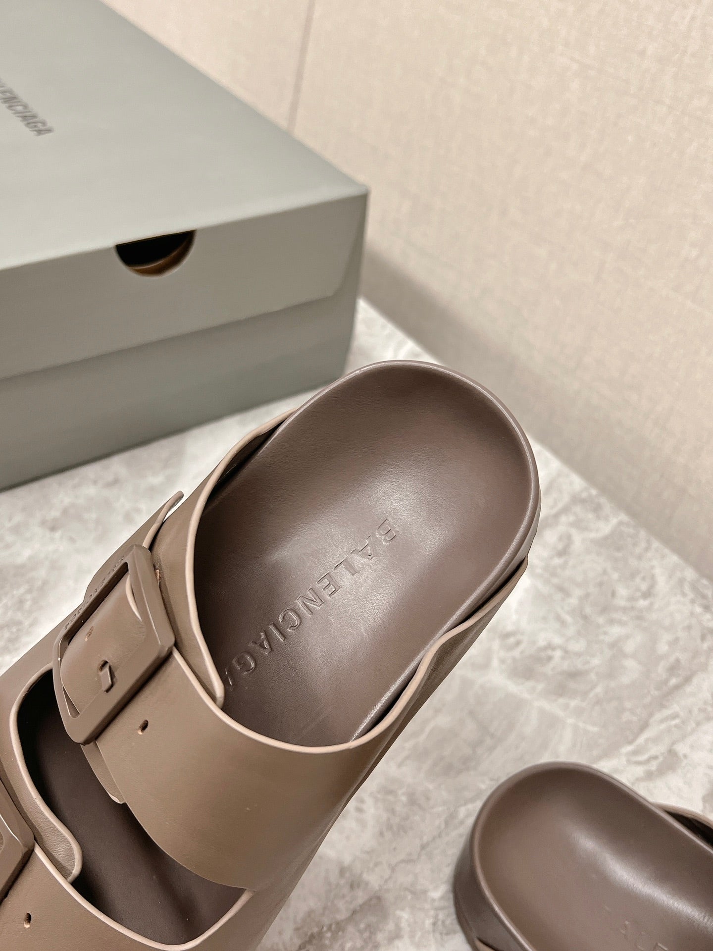 빙 공장 / 발렌시아가 남성 여성 슬리퍼