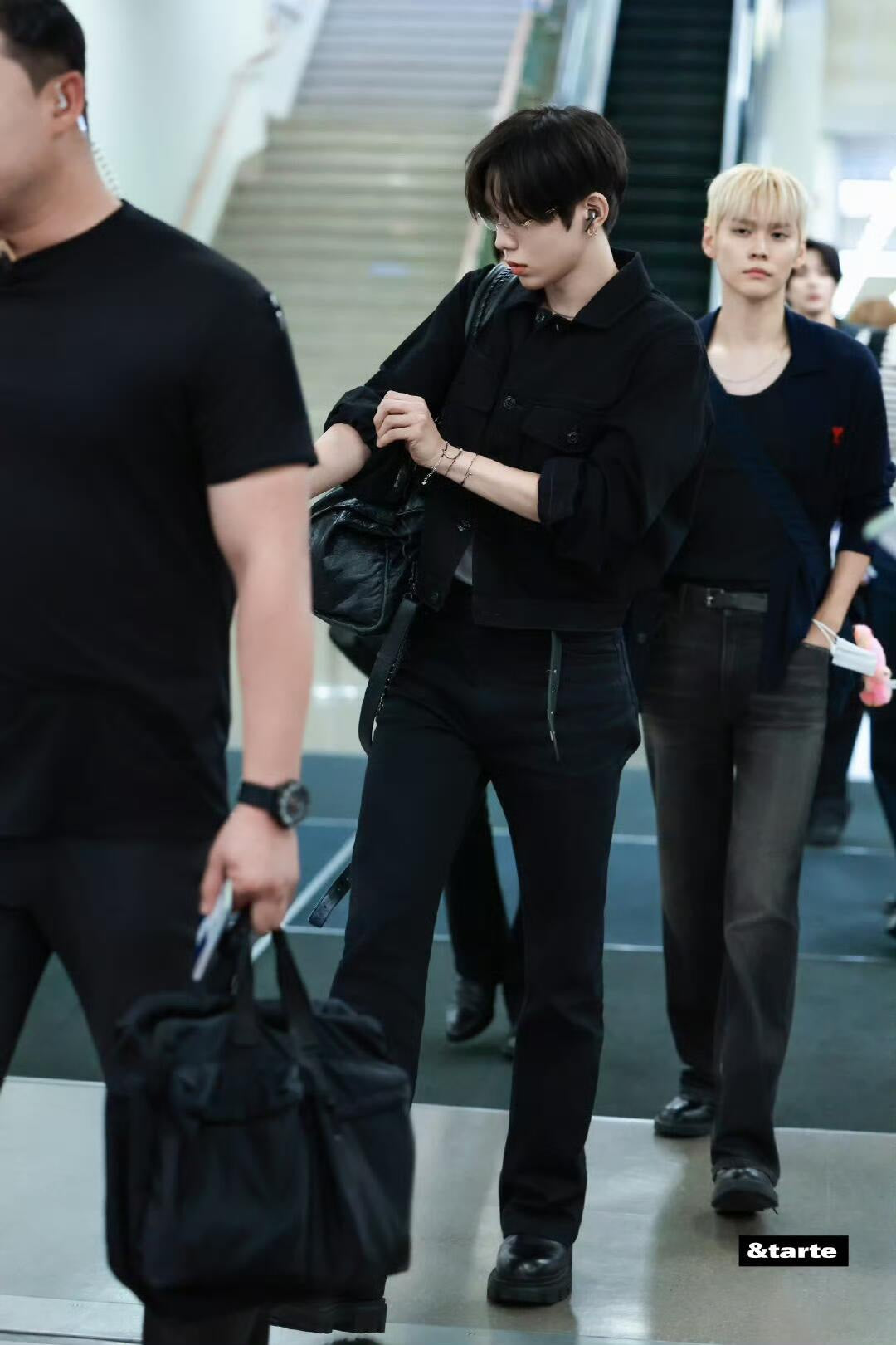 BVG / 아미 남성 여성 니트