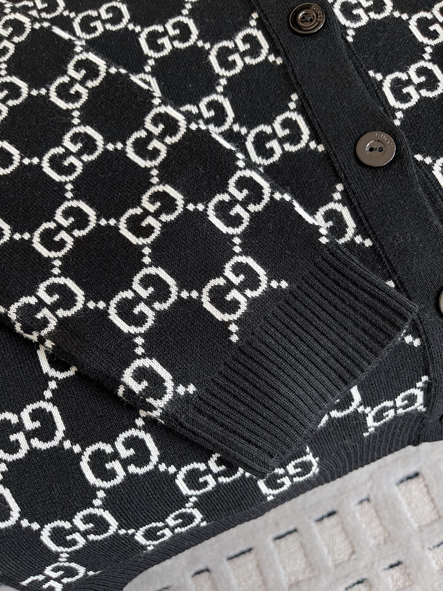 티모 공장 / 구찌 여성 양면 니트 카디건