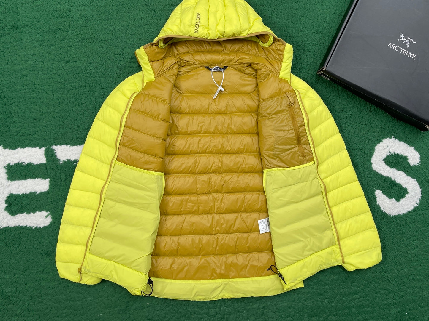 R공장 / 아크테릭스 남성 가벼운 방풍 보온 후드 패딩